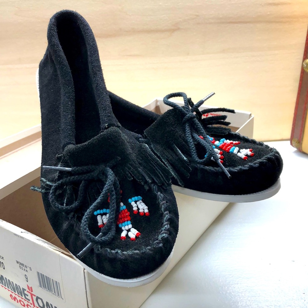 Minnetonka Moccasin Black 9 Women’s